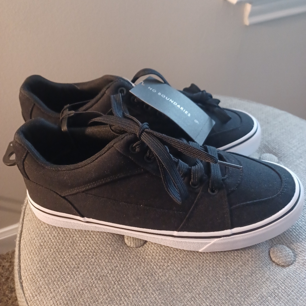 No Boundaries Canvas Low Blk Sneakers Sz 9 LAST PAIR